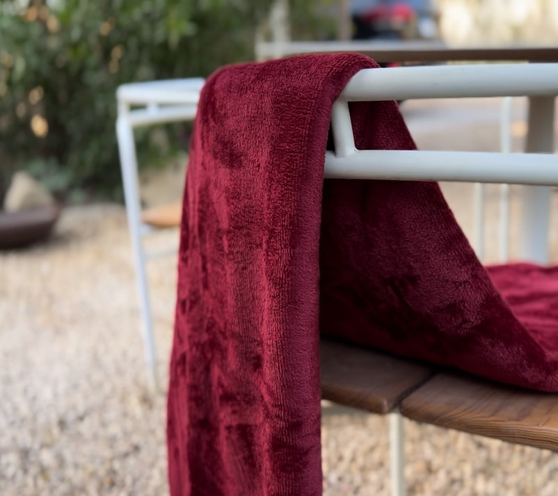 Premium Flannel Fleece Blanket – Burgundy 130 x 160 cm