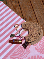 Load image into Gallery viewer, Concha - Coral Pink
